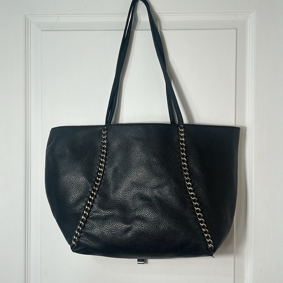 BCBG BLACK TOTE SHOULDER BAG WITH GOLD HARDWARE - Picture 4 of 7